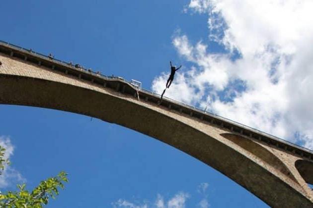 Les 2 meilleurs spots où faire du saut à l’élastique en Ardèche