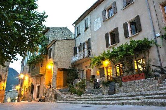 Où manger à Montbrun-les-Bains ?