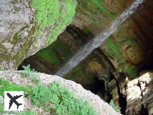 Le gouffre de Baatara, dit des « Trois Ponts », au Liban