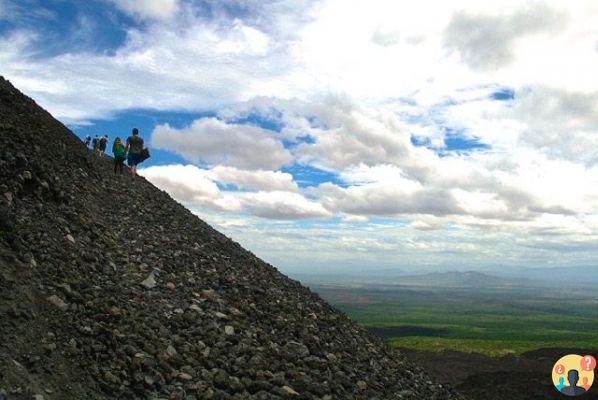 Skibunda en el volcán Cerro Negro en Nicaragua