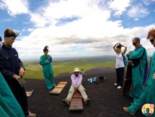 Skibunda en el volcán Cerro Negro en Nicaragua