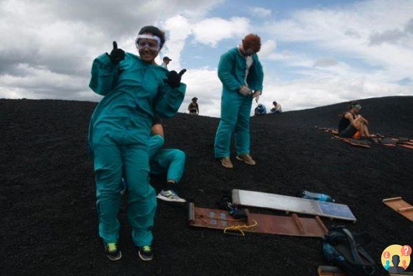 Skibunda en el volcán Cerro Negro en Nicaragua