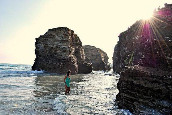 La plage des Cathédrales, le temps d’une marée basse