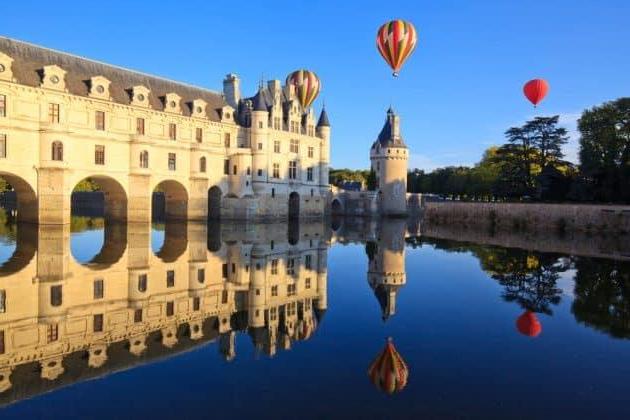 Comment survoler les châteaux de la Loire en montgolfière ?