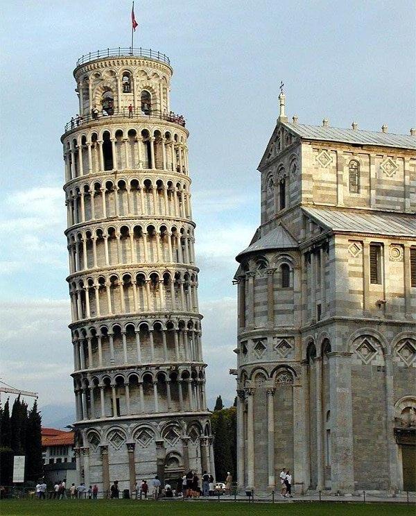 ¿Por qué está inclinada la Torre de Pisa?