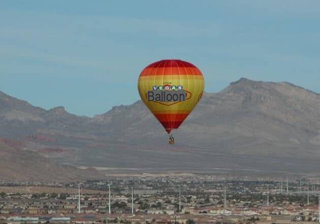 Balade en montgolfière au dessus de Las Vegas au lever du soleil