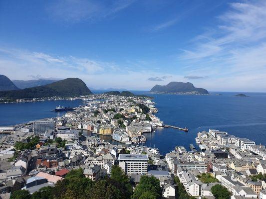 Mount Aksla Viewpoint