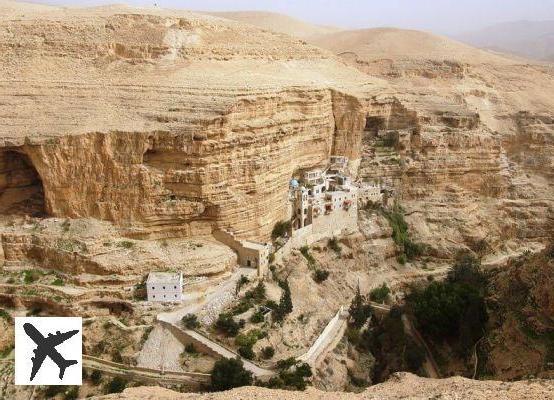 Le Monastère Saint-Georges dans la vallée Wadi Qelt