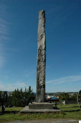 Que ver uma pedra memorial no interior