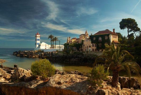 How to go from Lisbon to Cascais