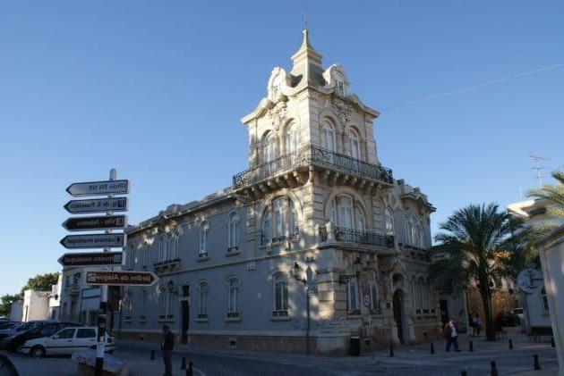 Parking pas cher à Faro : où se garer à Faro ?