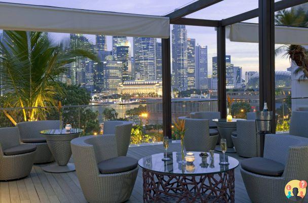 Mandarin Oriental Singapore – Hotel Review – Travel Tips