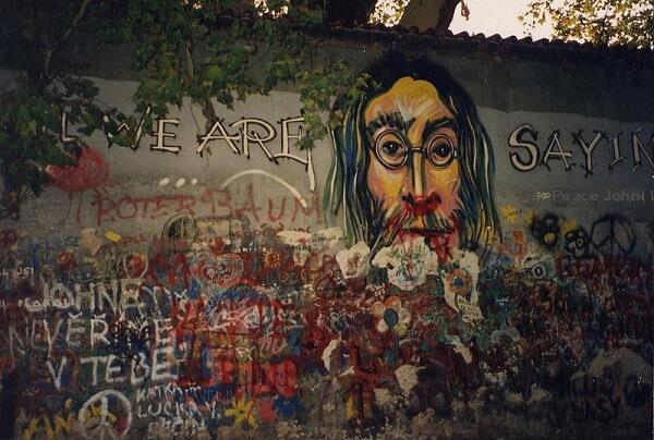 Street-Art : visite du mur John Lennon à Prague