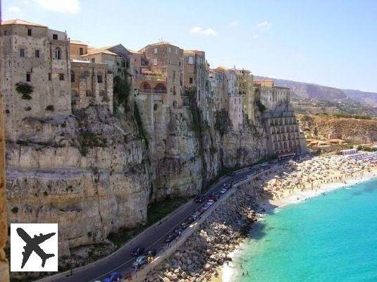 La petite ville à flanc de falaise de Tropea