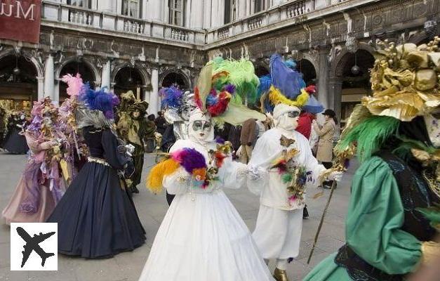 Carnaval de Venise: Bal Masqué dans un palais avec costumes