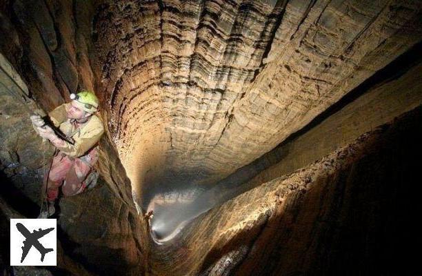 Le gouffre de Krubera, la cavité naturelle la plus profonde au monde