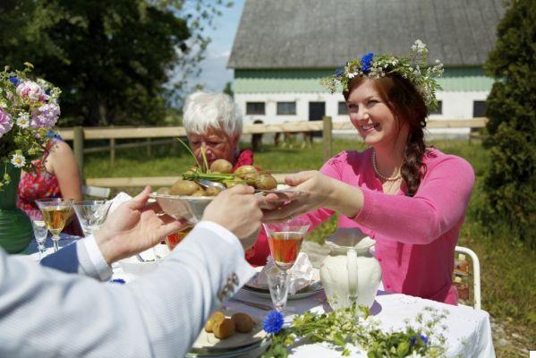 Onde experimentar o midsommar em Estocolmo Gotemburgo Dalarna e Lapônia