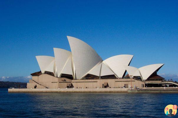 Where to Stay, How to Get There and When to Go to Australia