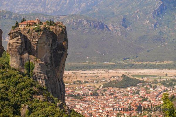How to get from Athens to Meteora