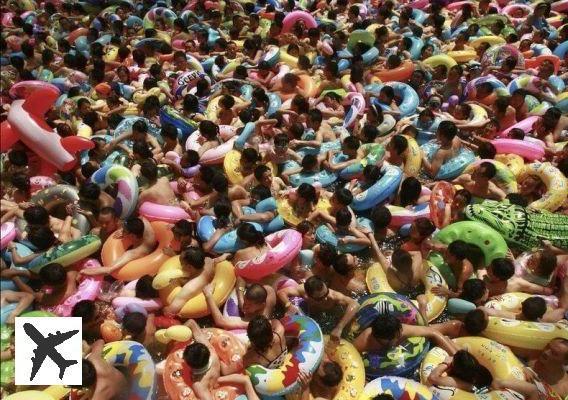 Chinese swimming pools: the most crowded (dirty) in the world