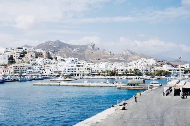 Come si arriva a Naxos da Mykonos in traghetto?