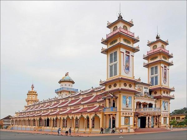 Le Temple Cao Dai de Tây Ninh à côté de Saigon