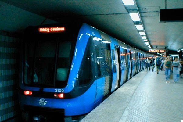 Come funzionano i trasporti pubblici a Stoccolma e quanto costano?