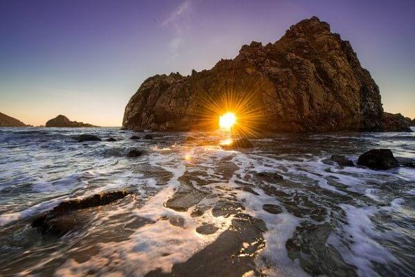 La plage secrète de Pfeiffer Beach en Californie