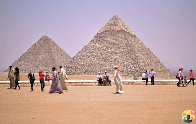 Discover the 7 wonders of the world and how to put them on your travel itinerary